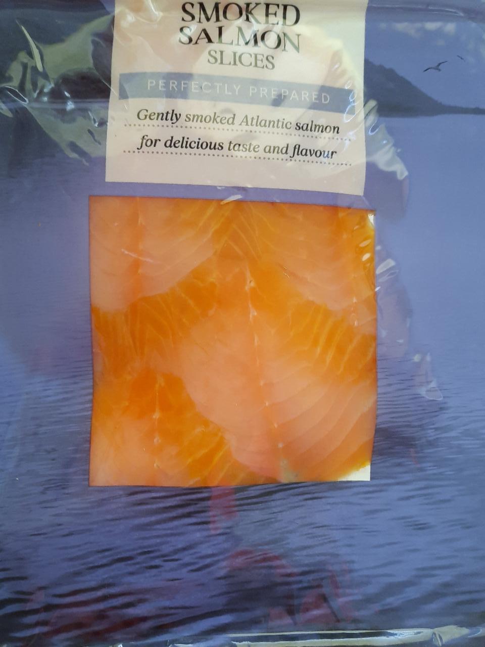 Fotografie - Smoked salmon slices (plátky lososa obecného bez kůže, uzené studeným kouřem) Tesco