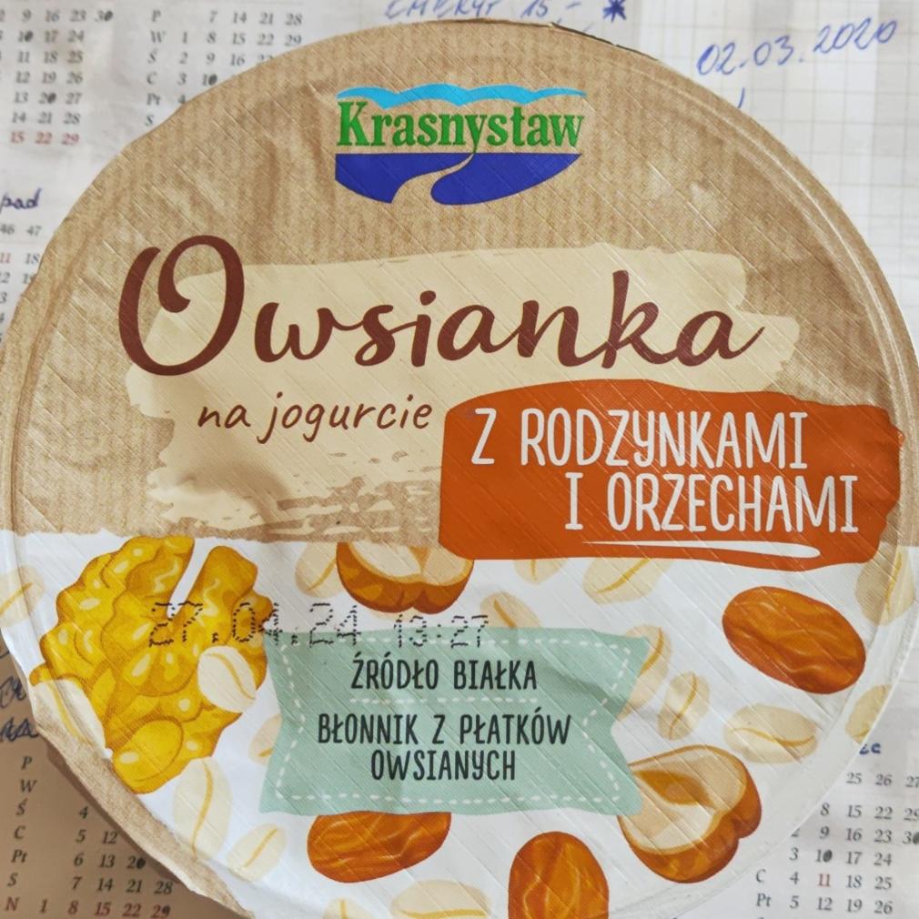 Fotografie - Owsianka na jogurcie z rodzynkami i orzechami Krasnystaw