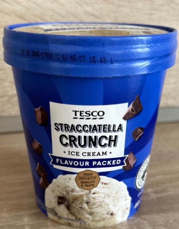 Fotografie - Stracciatella crunch ice cream flavour packed Tesco