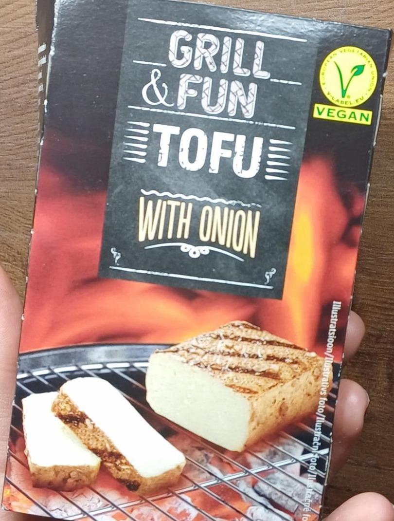 Fotografie - Tofu with onion Grill & Fun