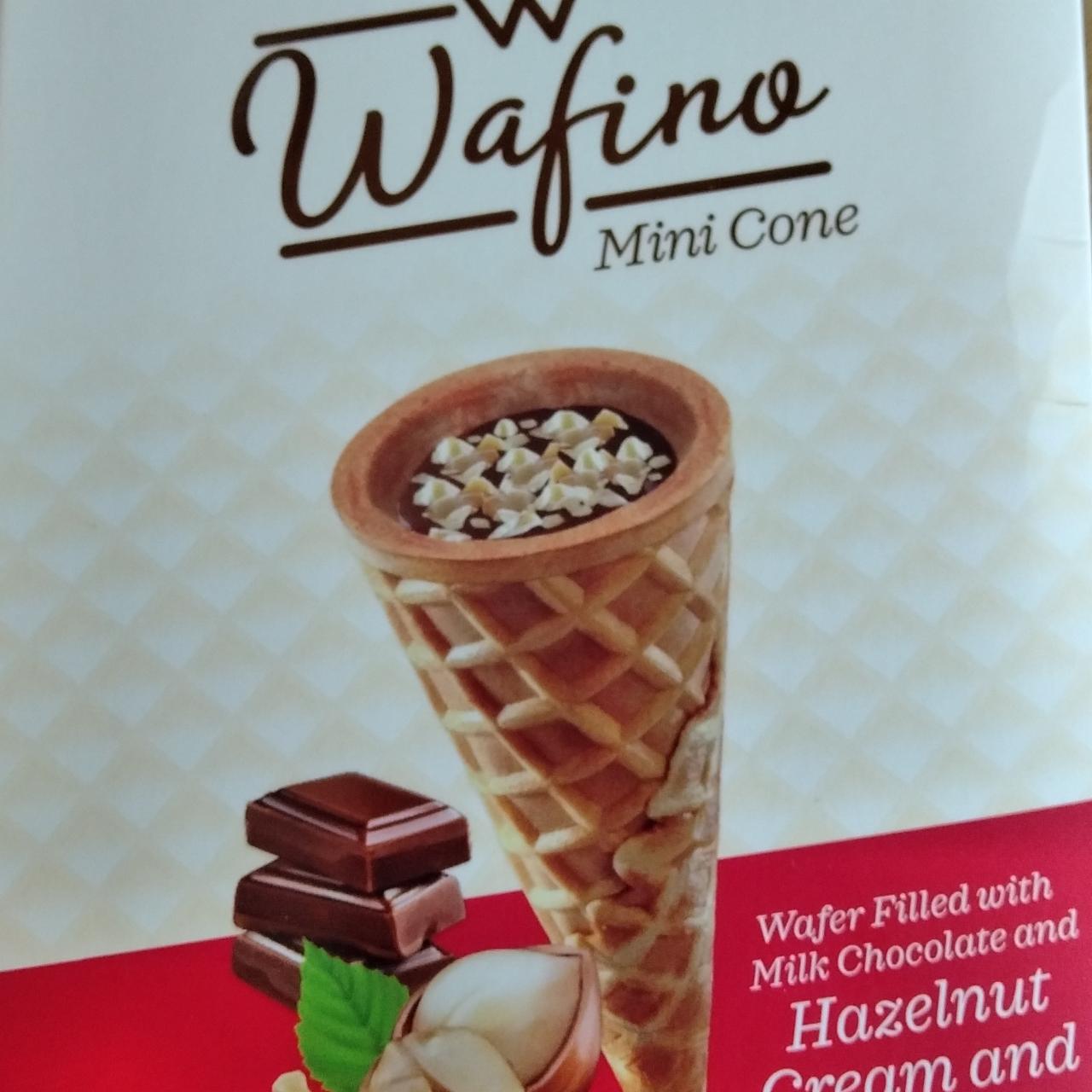 Fotografie - Mini cone wafer filled with milk chocolate and hazelnut cream Wafino