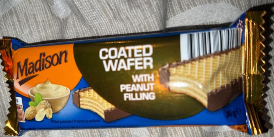 Fotografie - Madison coated wafer with peanut filling