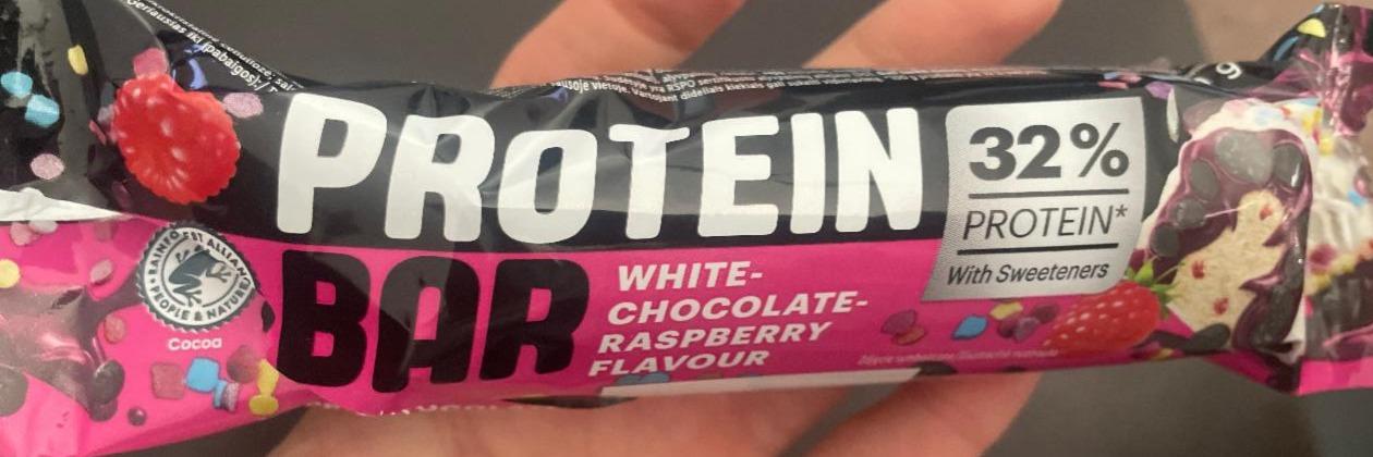 Fotografie - Protein bar 32% white chocolate raspberry flavour