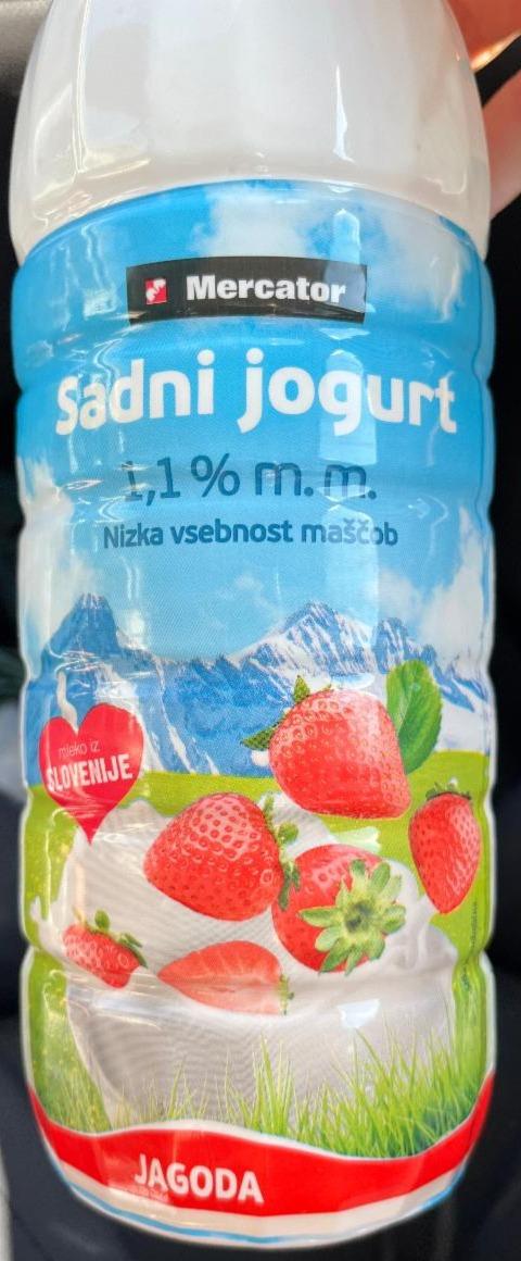 Fotografie - Sadni jogurt 1,1% jagoda Mercator