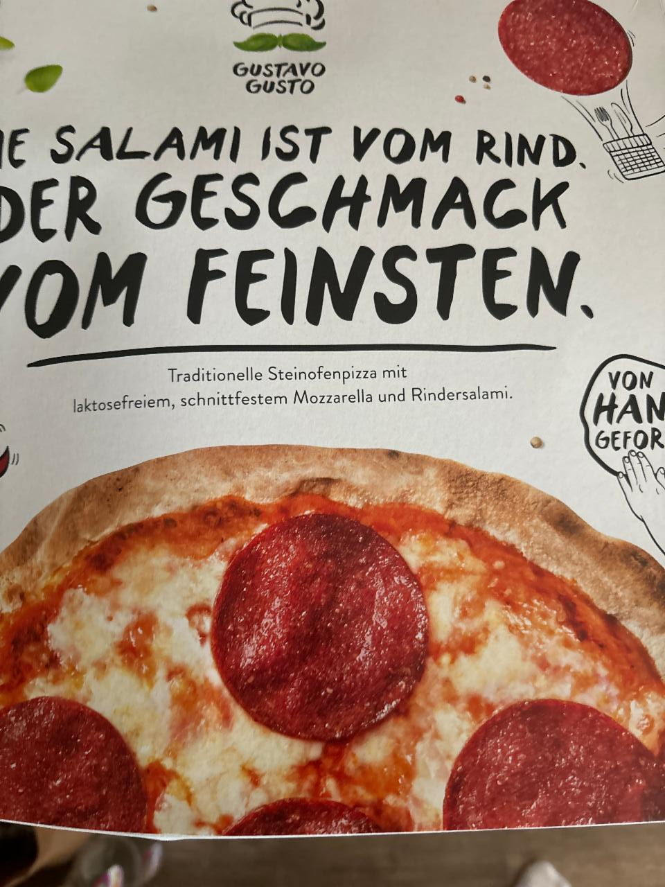 Fotografie - Die salami ist vom rind der geschmack vom feinsten Gustavo Gusto