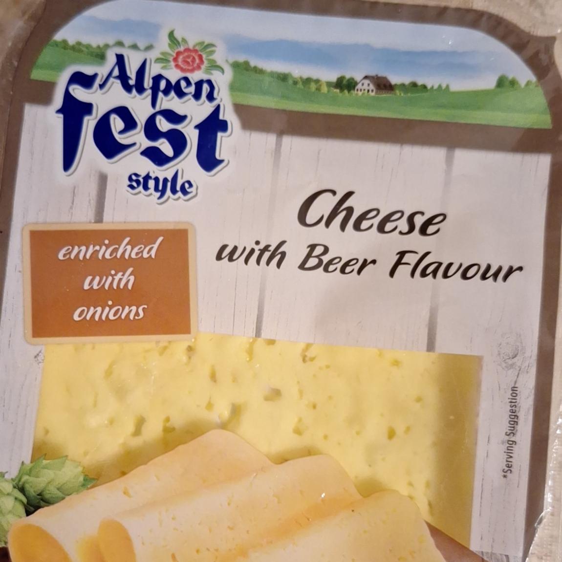 Fotografie - Cheese with beer flavour enriched onions Alpen fest style