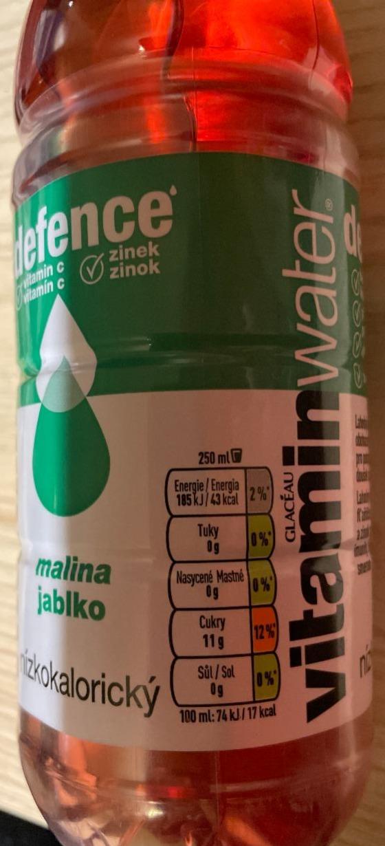 Fotografie - Defence malina jablko VitaminWater Glacéau