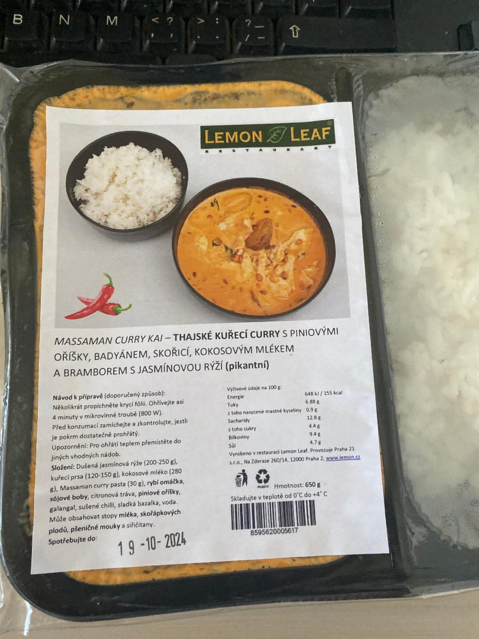 Fotografie - Massaman curry kai thajské kuřecí curry pikantní Lemon Leaf