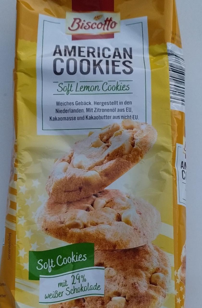 Fotografie - American cookies soft lemon cookies Biscotto