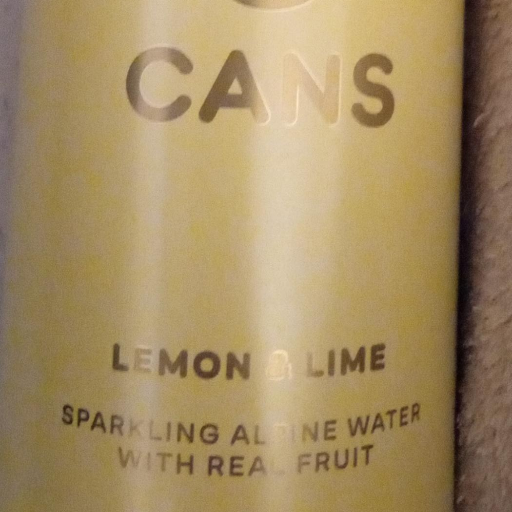Fotografie - Lemon & lime sparkling alpine water with real fruit Cans