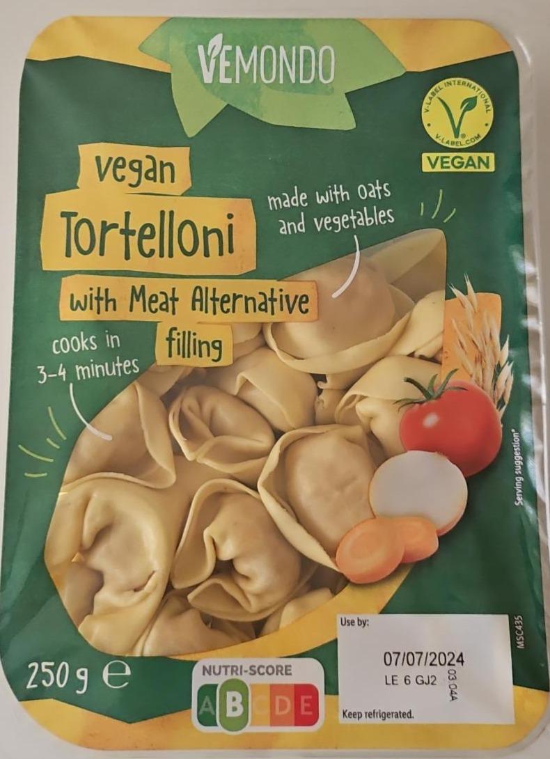 Fotografie - Vegan Tortelloni with meat alternative filling Vemondo