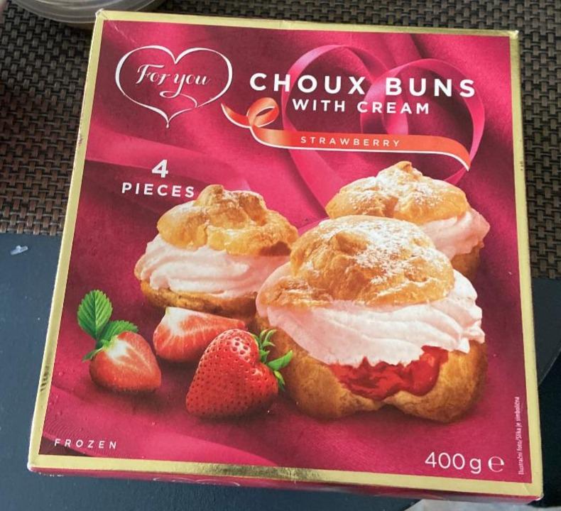 Fotografie - Choux buns with cream strawberry For you