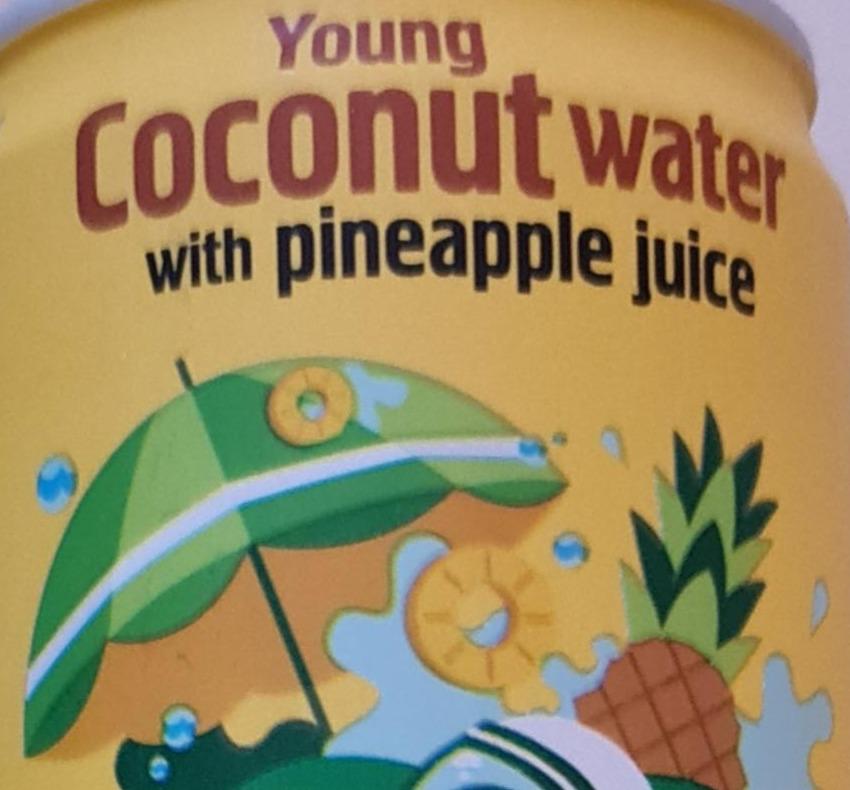 Fotografie - Young coconut water with pineapple juice Coconut