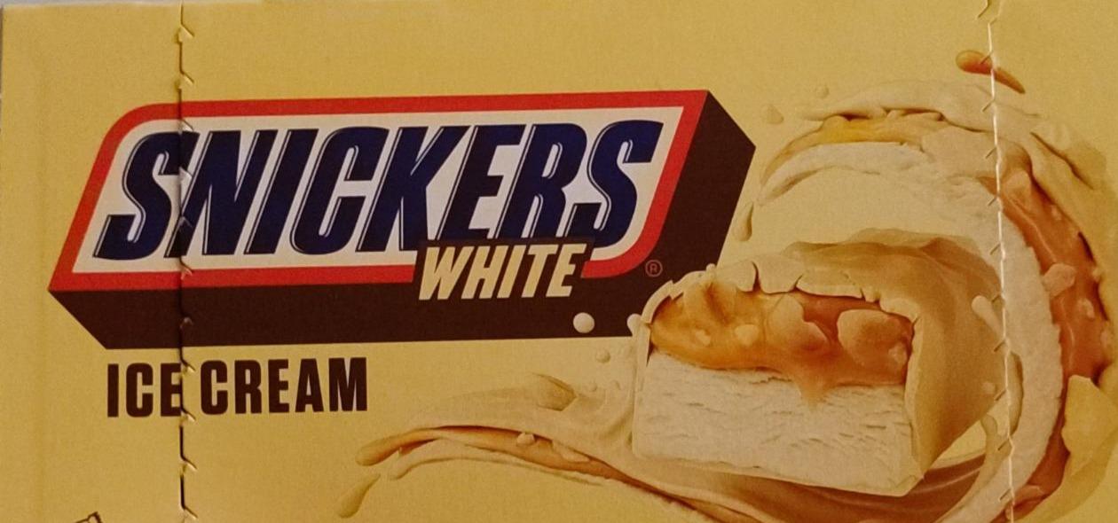 Fotografie - White ice cream Snickers