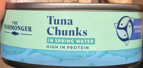 Fotografie - Tuna chunks in spring water The fishmonger