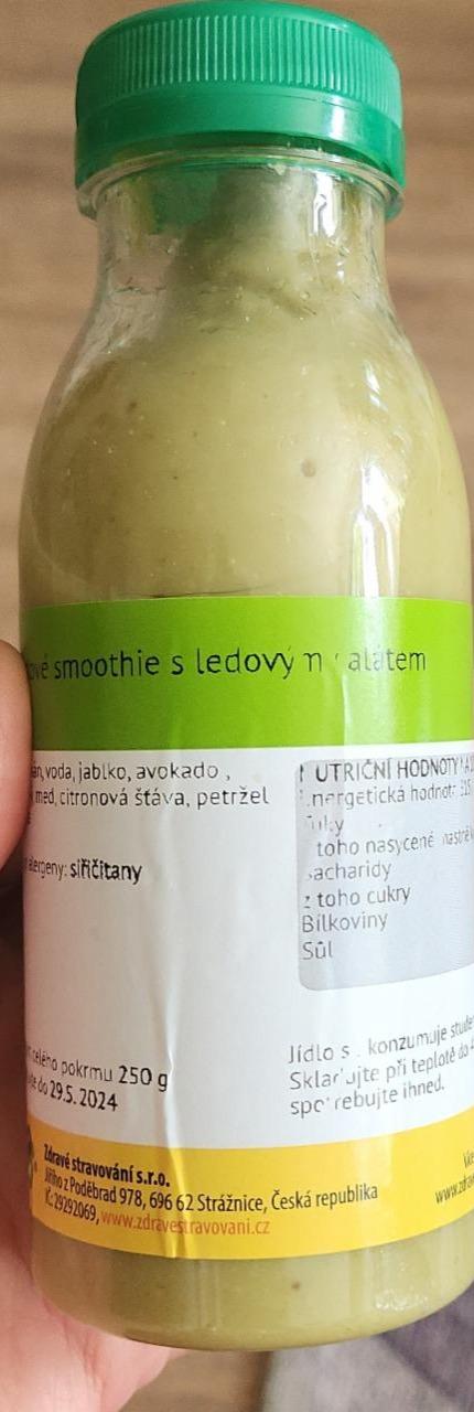 Fotografie - Avokádové smoothie s ledovým salátem Zdravé stravování