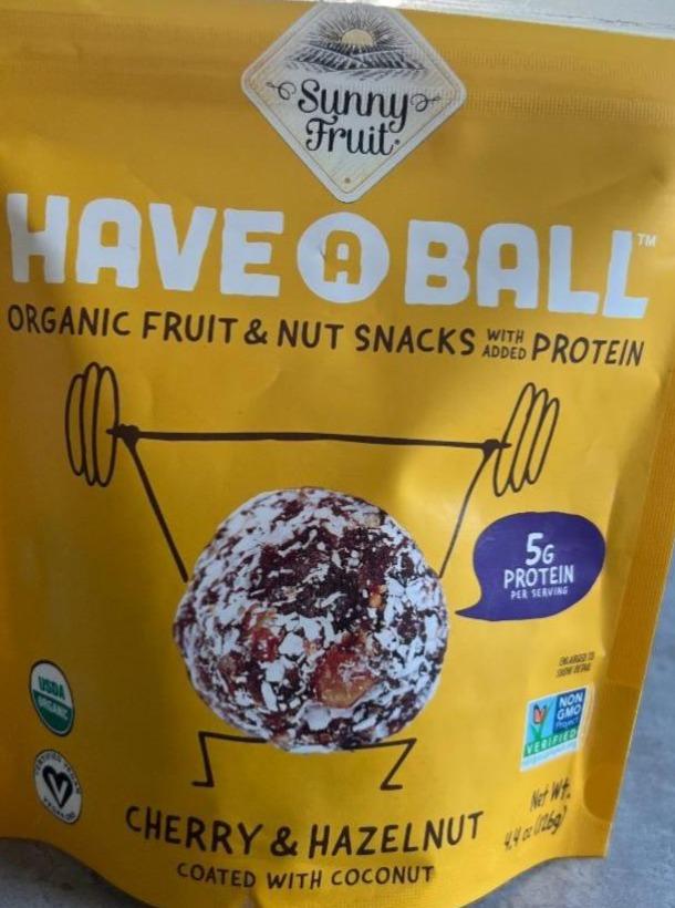 Fotografie - Have a ball organic fruit & nut snacks with added protein cherry & hazelnut coated with coconut Sunny Fruit