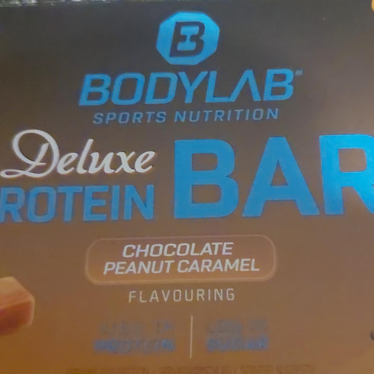 Fotografie - Deluxe protein bar chocolate peanut caramel Bodylab