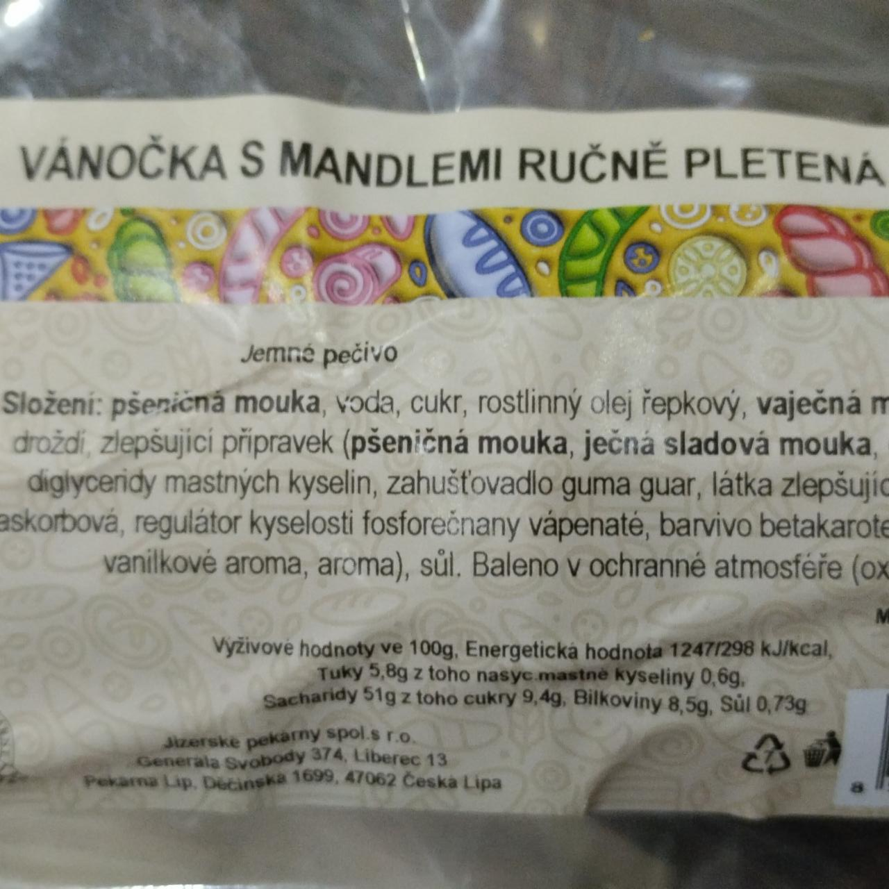 Fotografie - Vánočka s mandlemi ručně pletená Jizerské pekárny