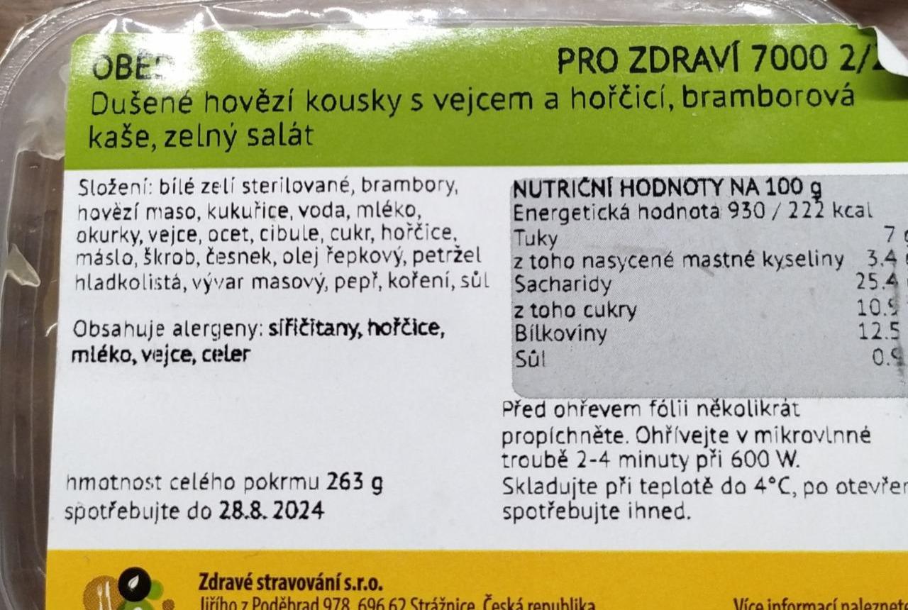 Fotografie - Dušené hovězí kousky s vejcem a hořčicí, bramborová kaše, zelný salát Zdravé stravování