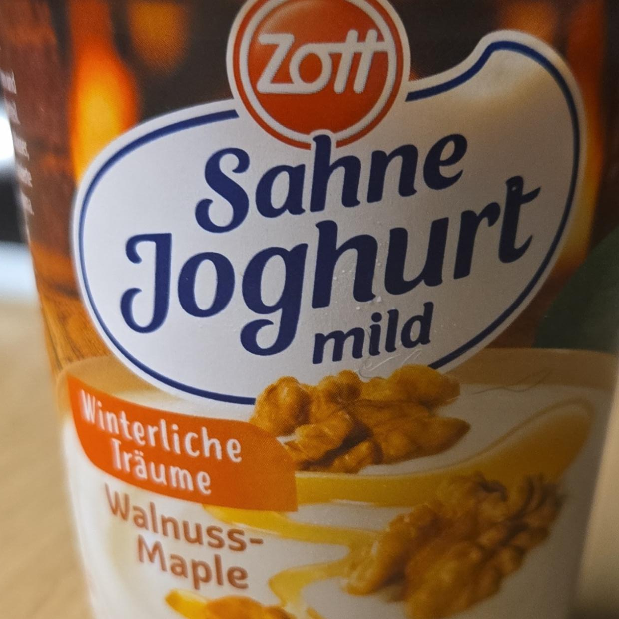 Fotografie - Sahne joghurt mild walnuss-maple Zott