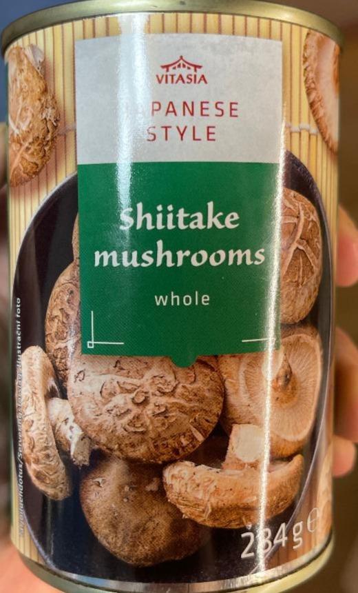 Fotografie - Shiitake mushrooms whole ve slaném nálevu Vitasia