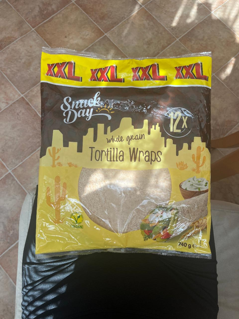 Fotografie - Whole grain tortilla wraps Snack Day