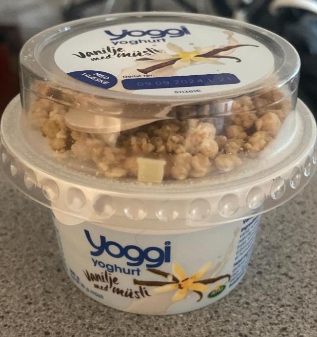 Fotografie - Yoghurt vanilje med müsli Yoggi