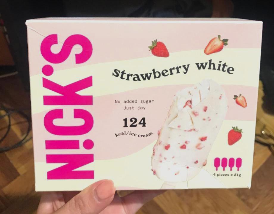 Fotografie - Strawberry white ice cream Nick’s