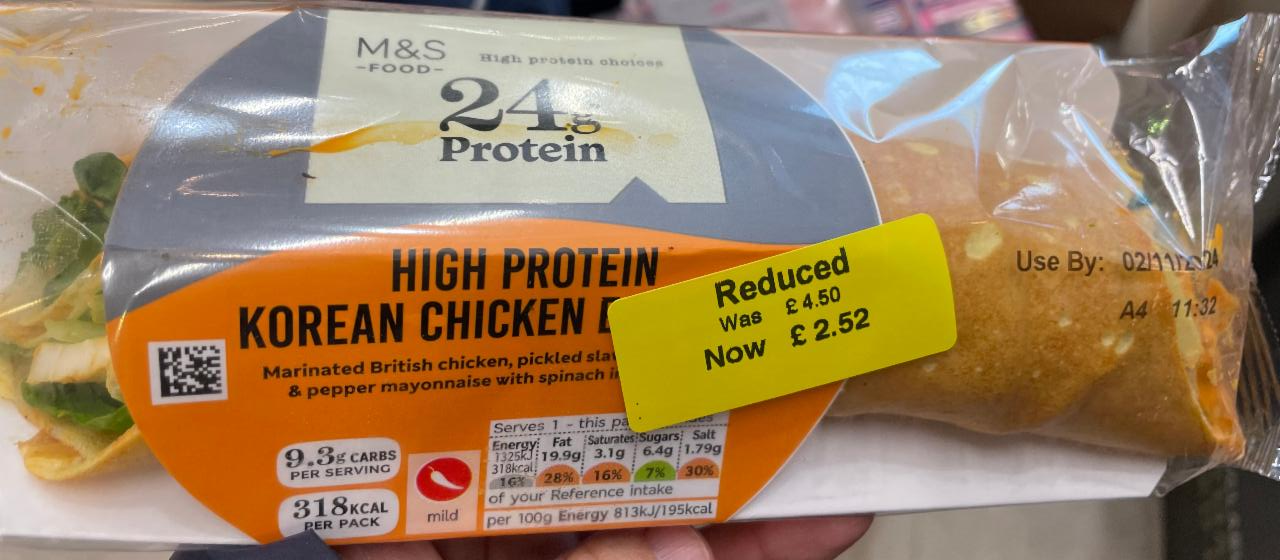 Fotografie - High protein korean chicken egg wrap M&S Food