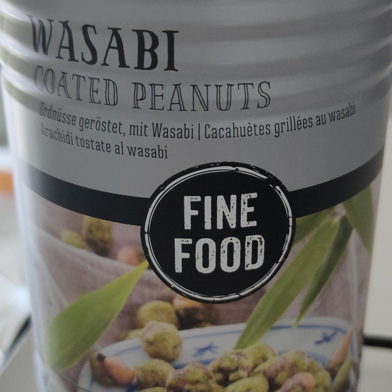 Fotografie - Wasabi coated peanuts Fine Food