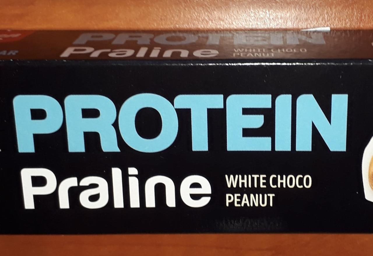 Fotografie - Protein praline white choco peanut Bergen