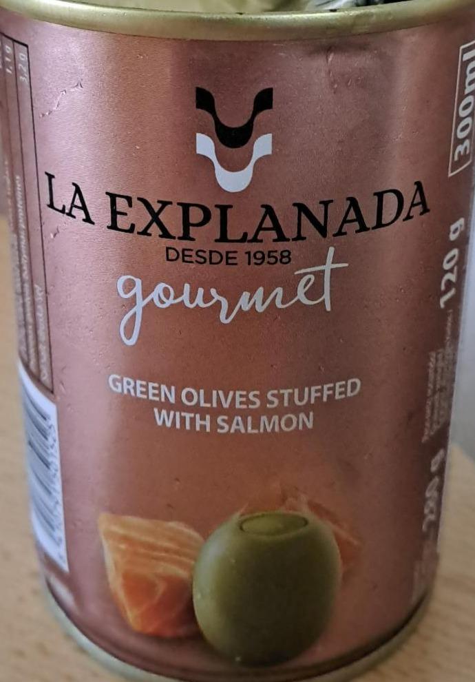 Fotografie - Gourmet green olives stuffed with salmon La explanada