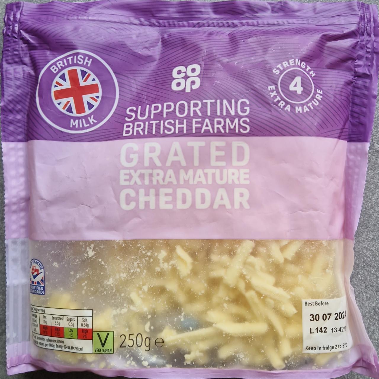 Fotografie - Grated extra mature cheddar Co-op