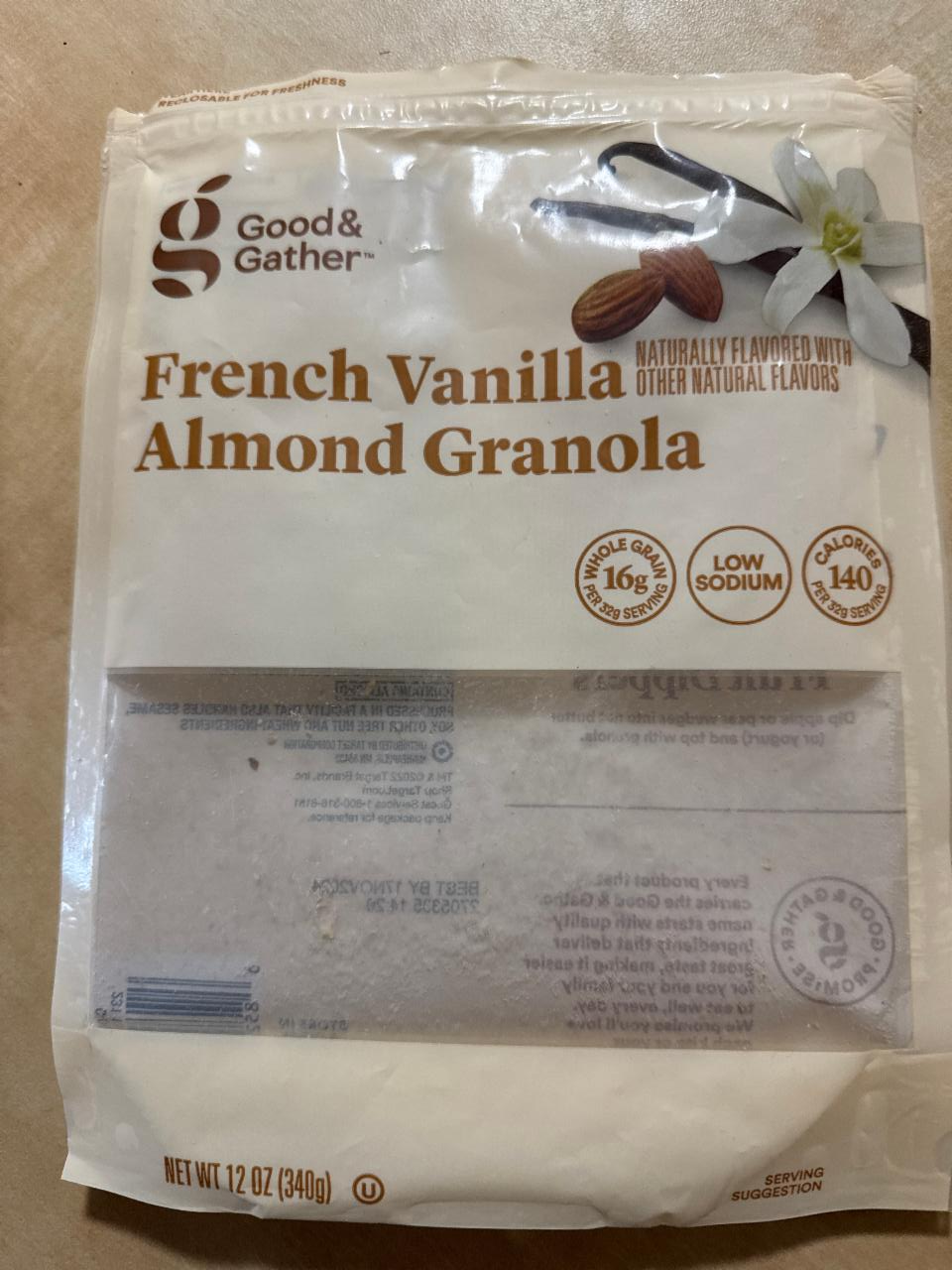 Fotografie - French vanilla almond granola Good & Gather