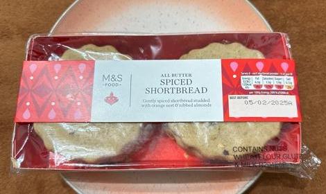 Fotografie - All butter spiced shortbread M&S Food