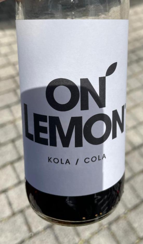 Fotografie - Cola On Lemon