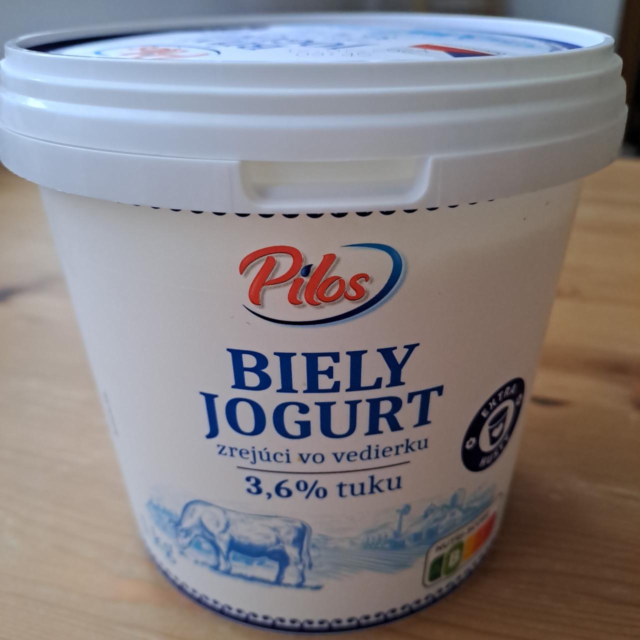 Fotografie - Bílý jogurt zrající v kyblíku 3,6 % tuku Pilos