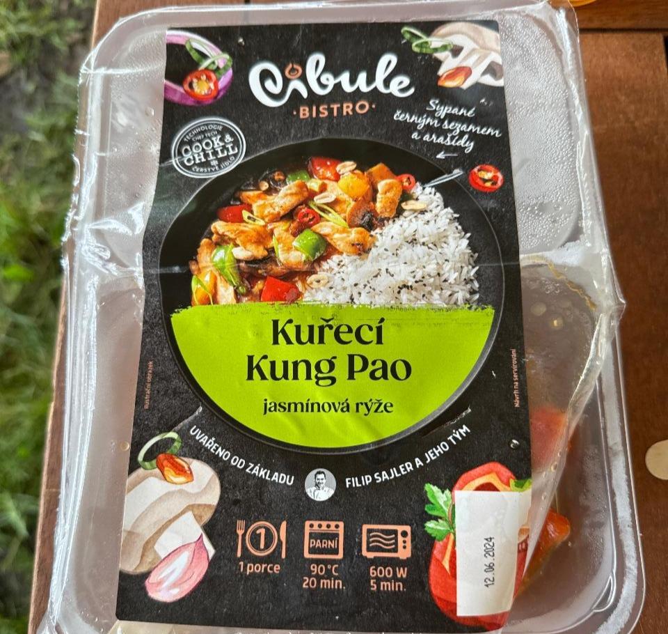 Fotografie - Kuřecí kung pao jasmínová rýže Cibule Bistro