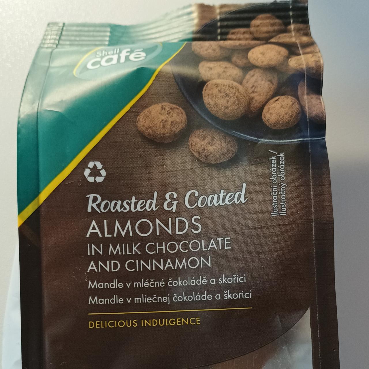 Fotografie - Roasted & coated almonds in milk chocolate and cinnamon Shell café