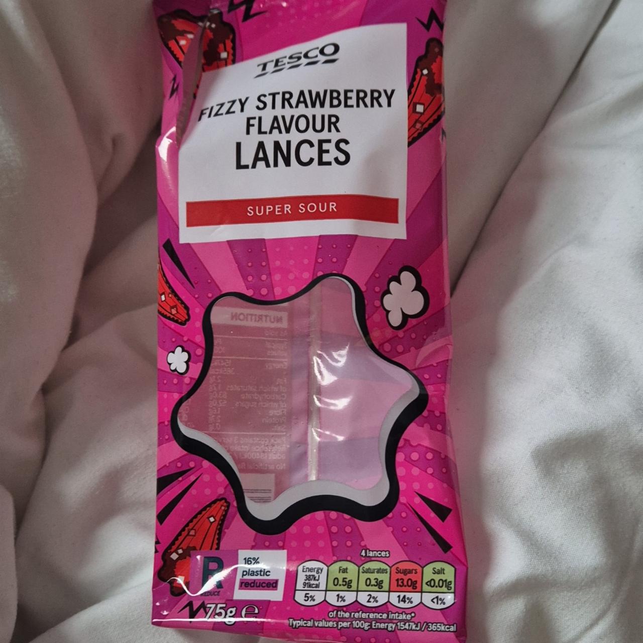 Fotografie - Fizzy strawberry flavour lances super sour Tesco