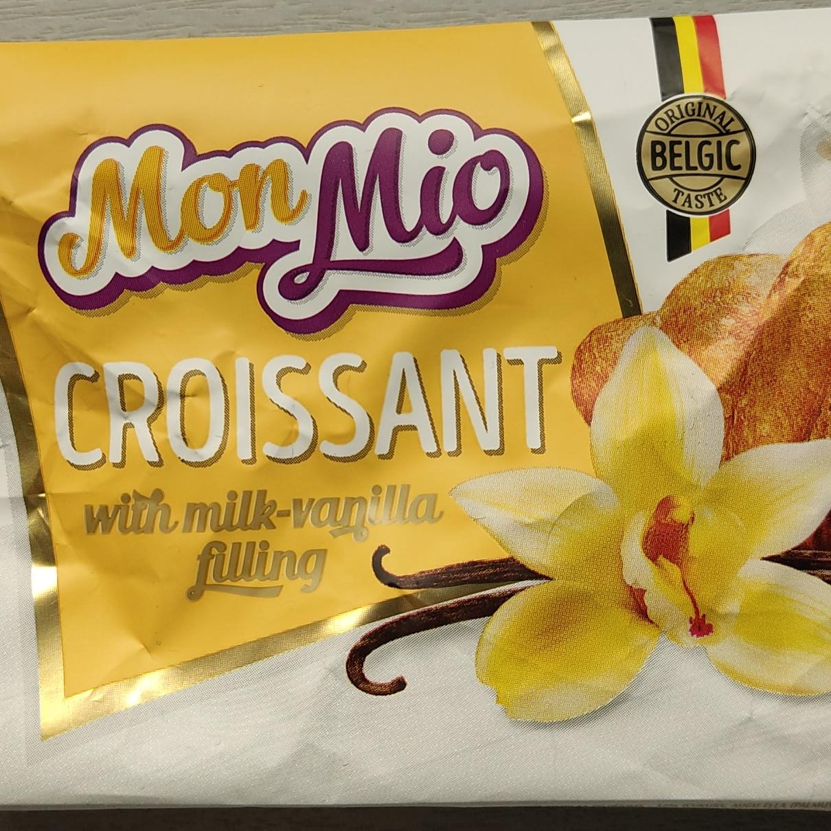 Fotografie - Croissant with milk-vanilla filling MonMio