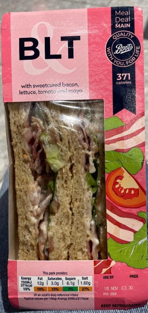 Fotografie - BLT sandwitch with wheetcured beacon lettuce tomato and mayo Meal Deal Main