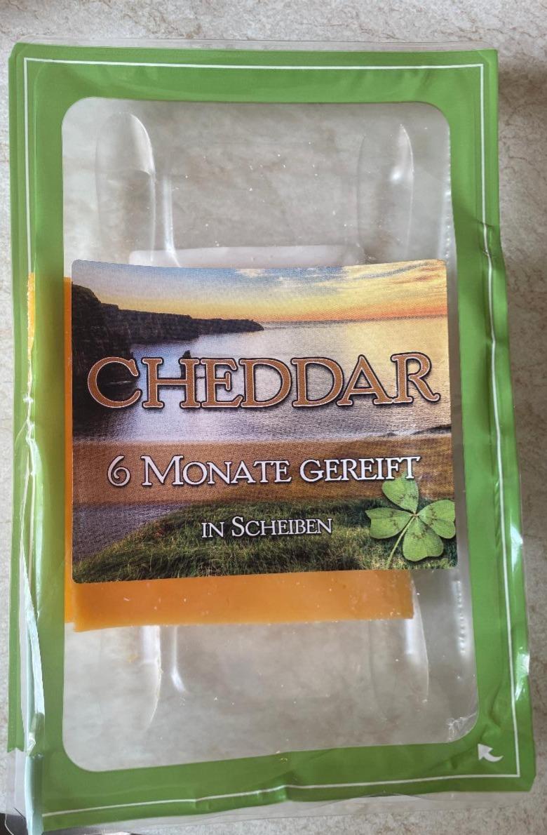 Fotografie - Cheddar 6 monate gereift in scheiben