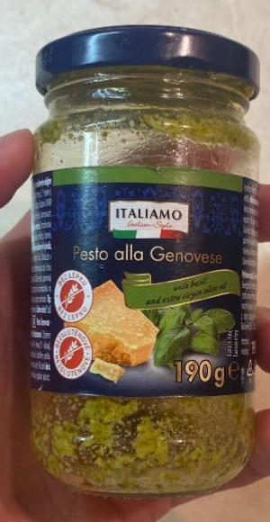 Fotografie - Pesto alla genovese with basil and extra virgin olive oil Italiamo