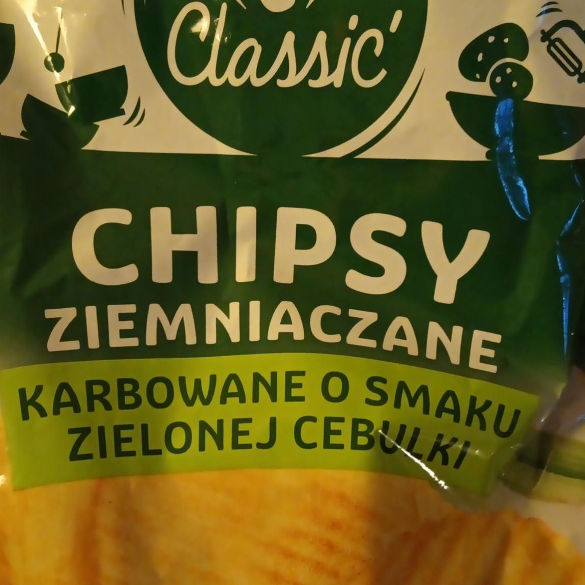 Fotografie - Chipsy ziemniaczane karbowane o smaku zielonej cebulki Carrefour Classic