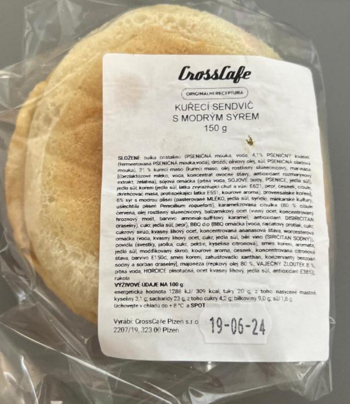 Fotografie - Kuřecí sendvič s modrým sýrem CrossCafe