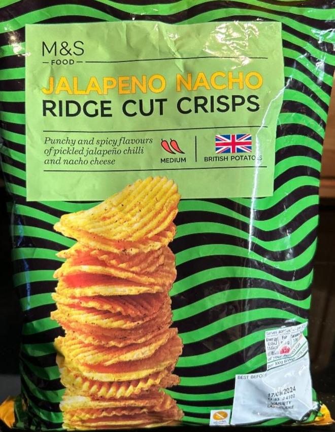 Fotografie - Jalapeno nacho ridge cut crisps M&S Food