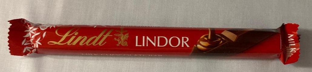 Fotografie - Lindor milk chocolate bar Lindt