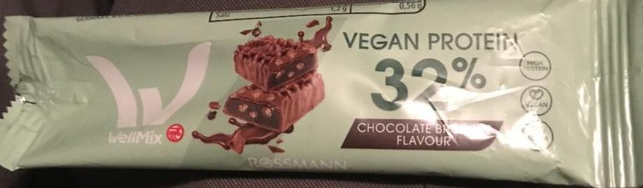 Fotografie - Proteinriegel mit 32% vegan chcolate brownie Wellmix Rossmann